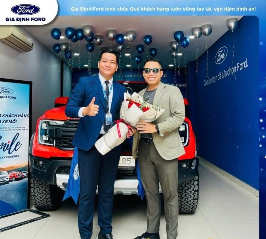 Showroom xe Gia Định Ford