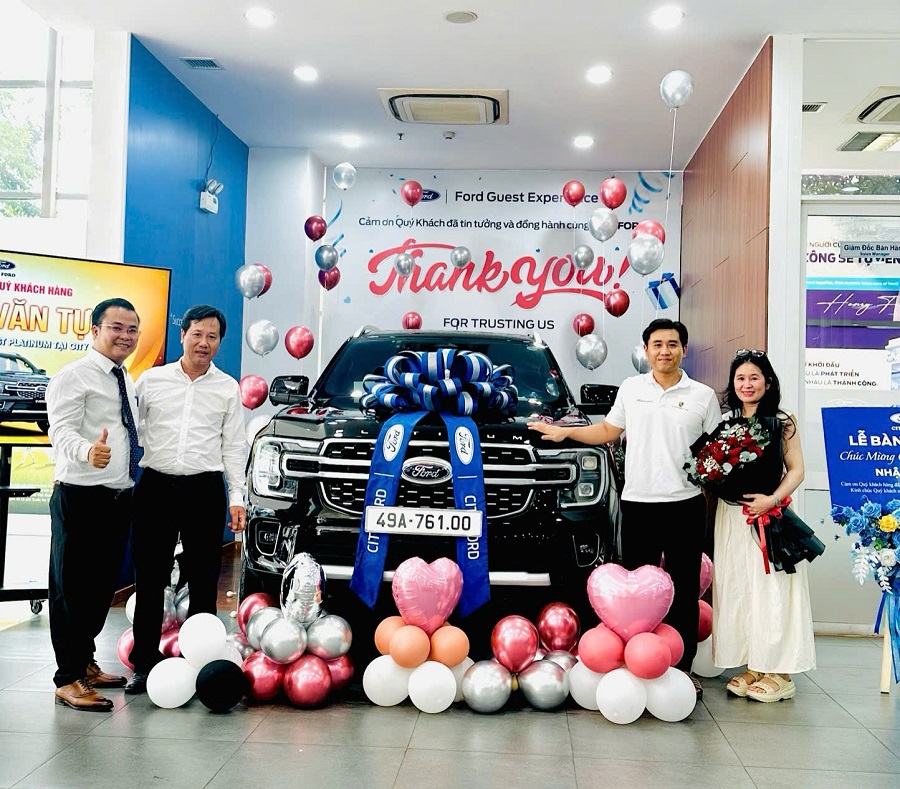 Showroom xe Gia Định Ford