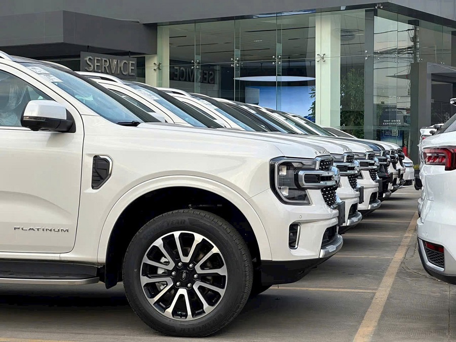 Showroom xe Gia Định Ford