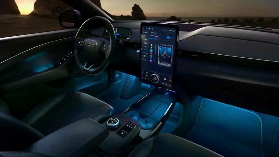 Showroom xe Gia Định Ford