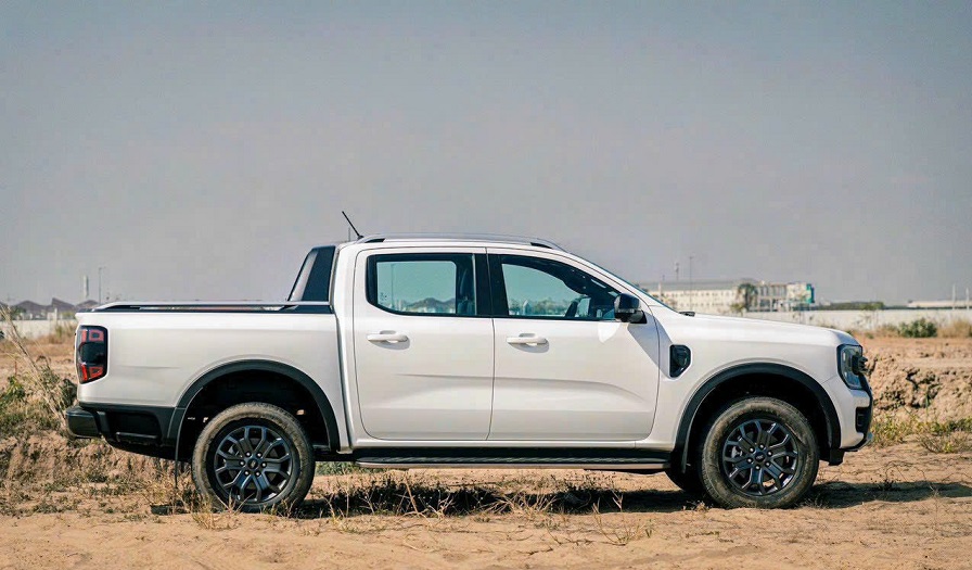 Showroom xe Gia Định Ford