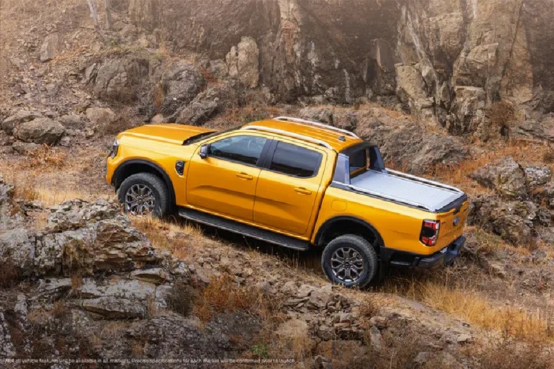 Showroom xe Gia Định Ford