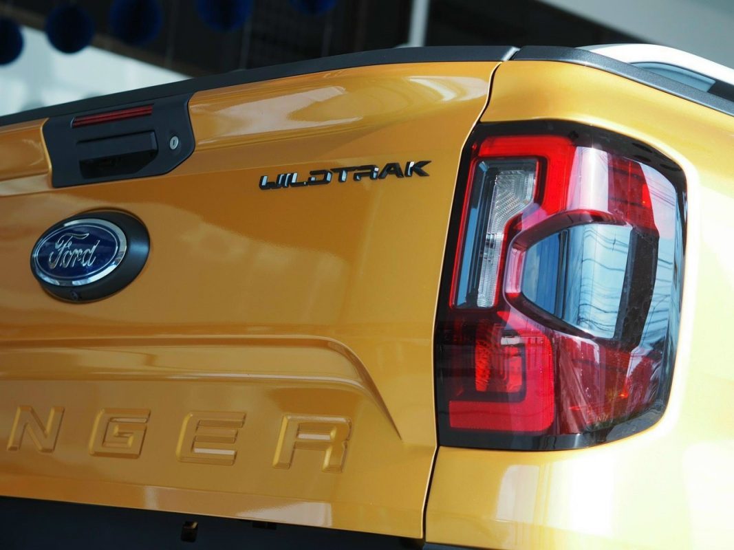 Showroom xe Gia Định Ford