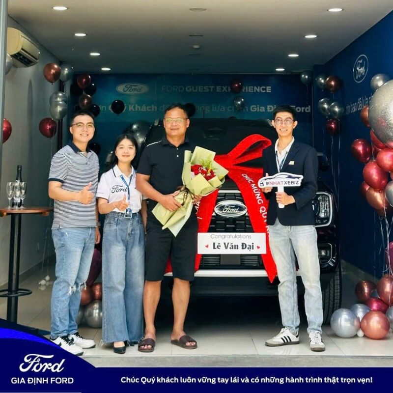 Showroom xe Gia Định Ford