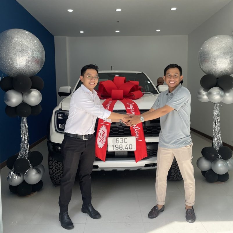 Showroom xe Gia Định Ford