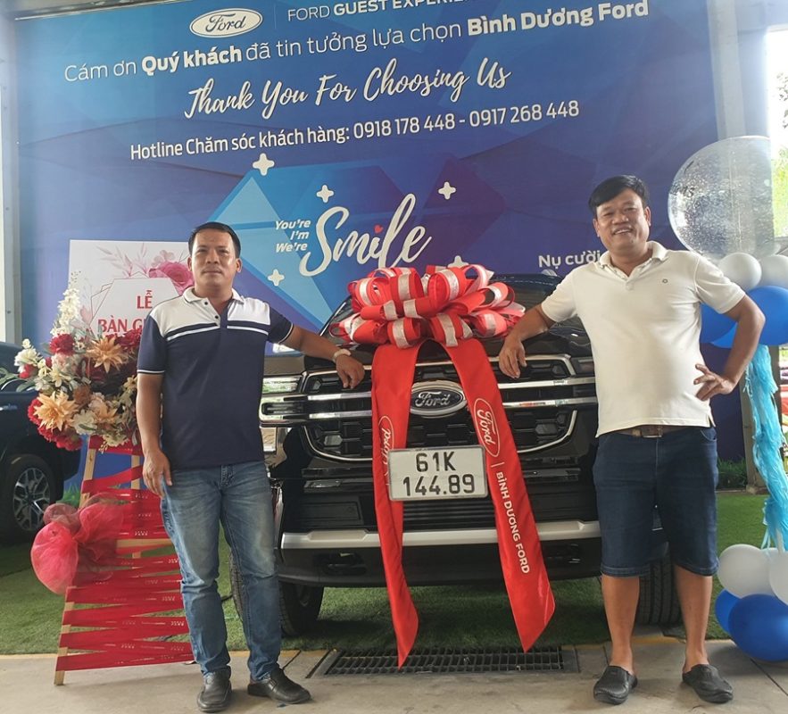 Showroom xe Gia Định Ford