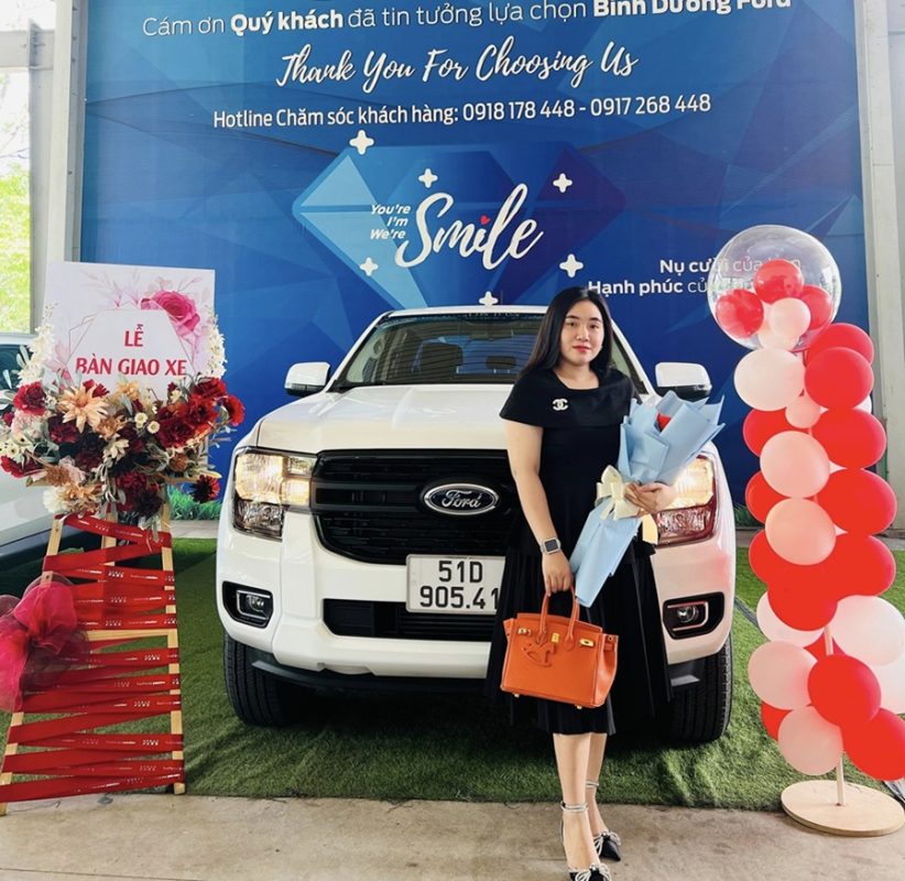 Showroom xe Gia Định Ford