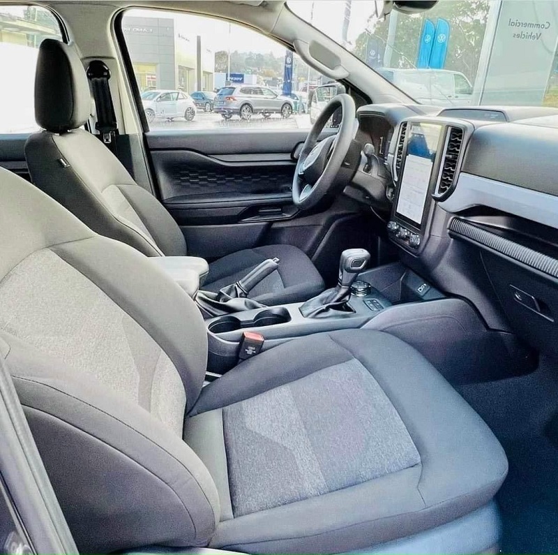 Showroom xe Gia Định Ford