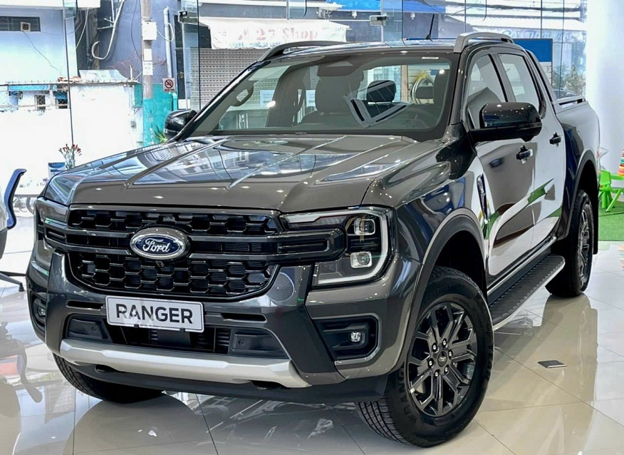 Showroom xe Gia Định Ford