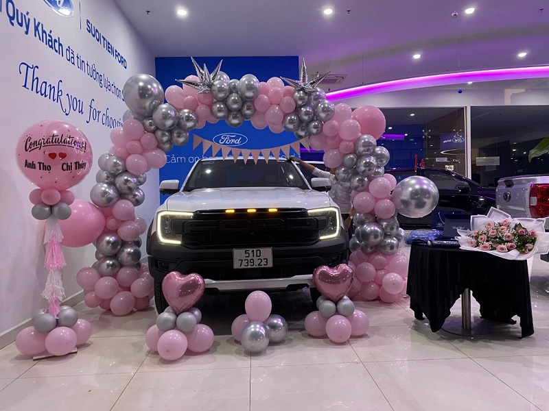 Showroom xe Gia Định Ford
