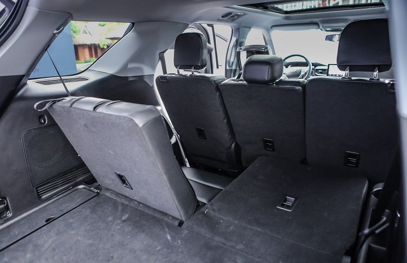 Showroom xe Gia Định Ford