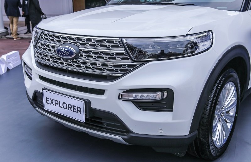 Showroom xe Gia Định Ford
