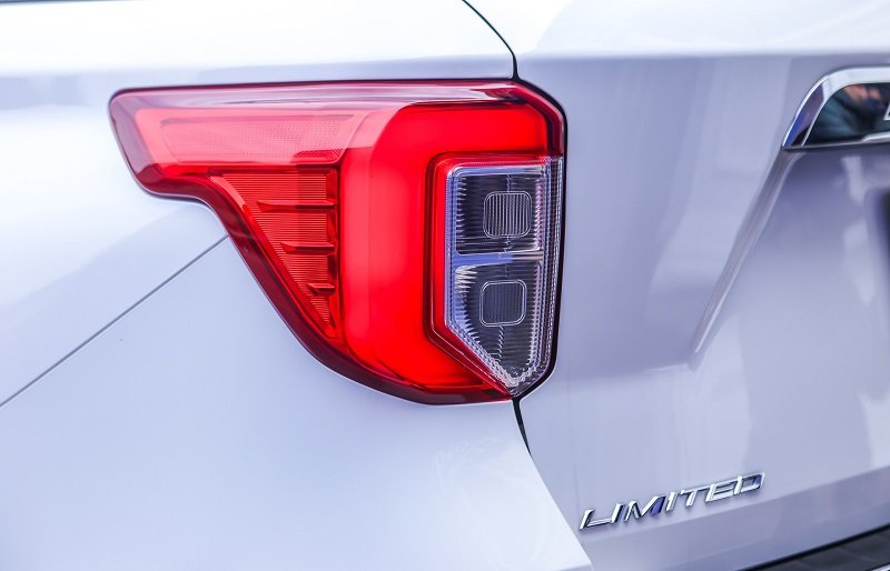 Showroom xe Gia Định Ford