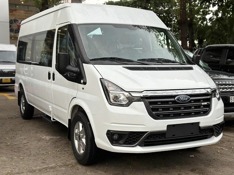 Showroom xe Gia Định Ford