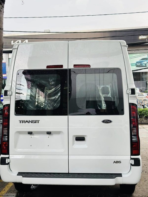 Showroom xe Gia Định Ford