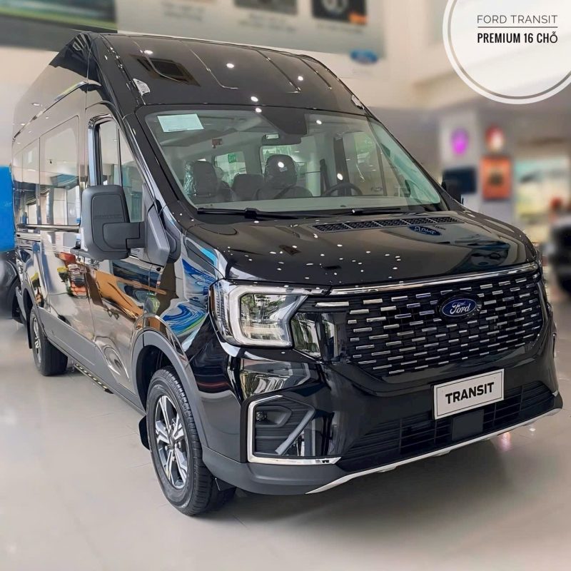 Showroom xe Gia Định Ford