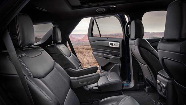 Showroom xe Gia Định Ford