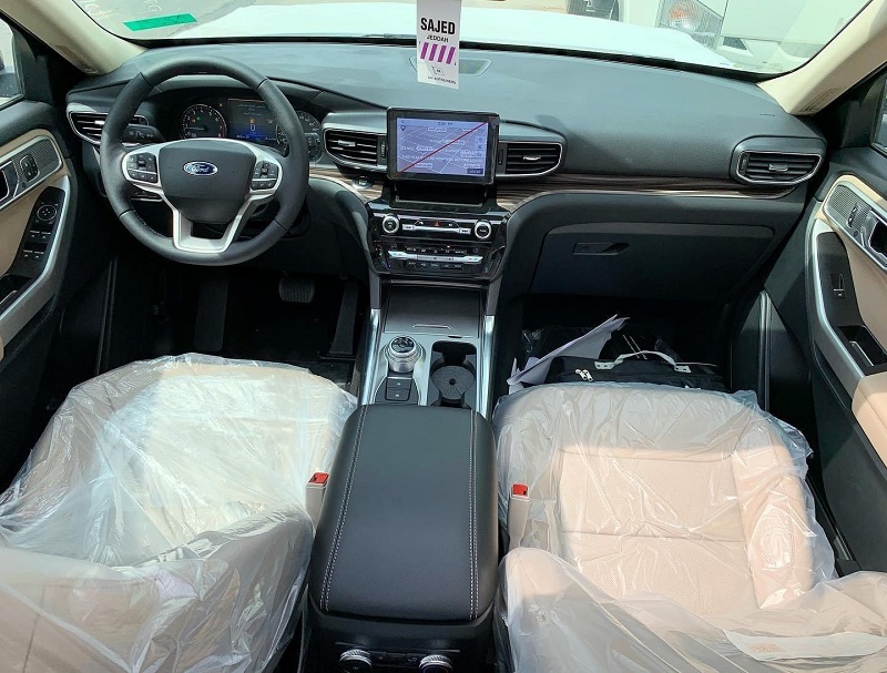 Showroom xe Gia Định Ford