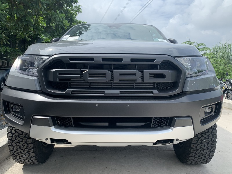 Showroom xe Gia Định Ford