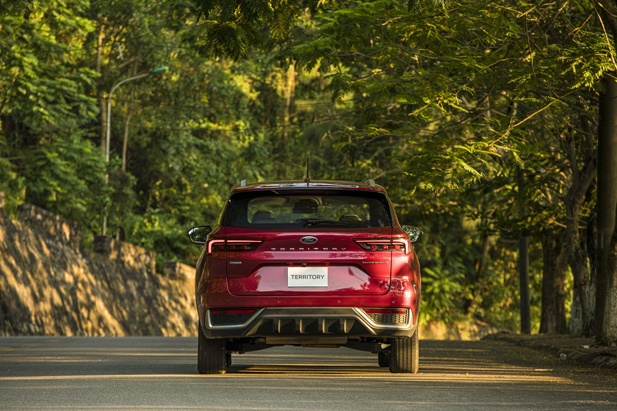 Showroom xe Gia Định Ford