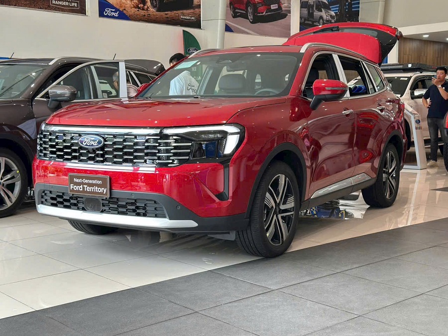 Showroom xe Gia Định Ford