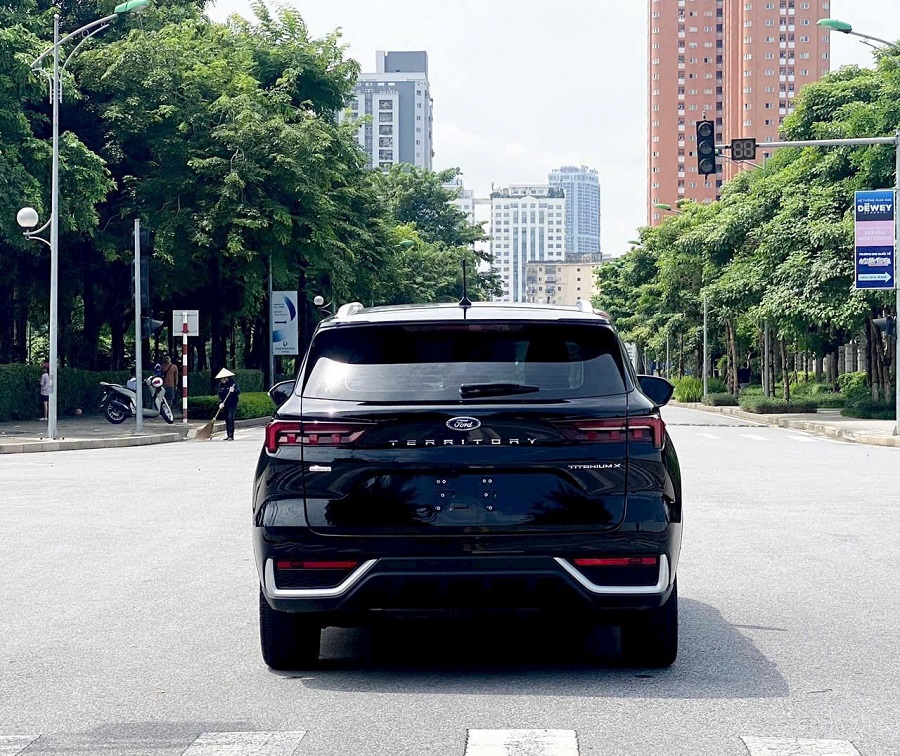 Showroom xe Gia Định Ford