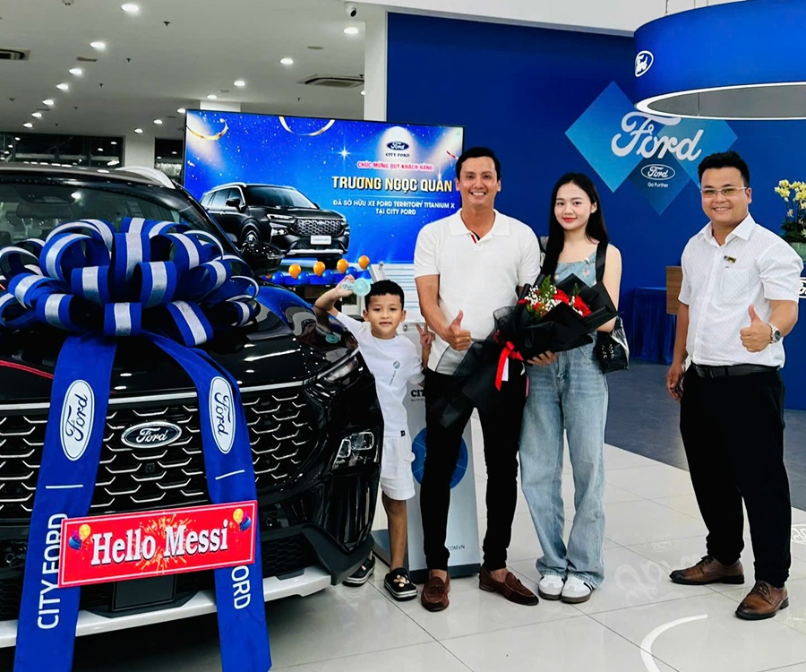 Showroom xe Gia Định Ford