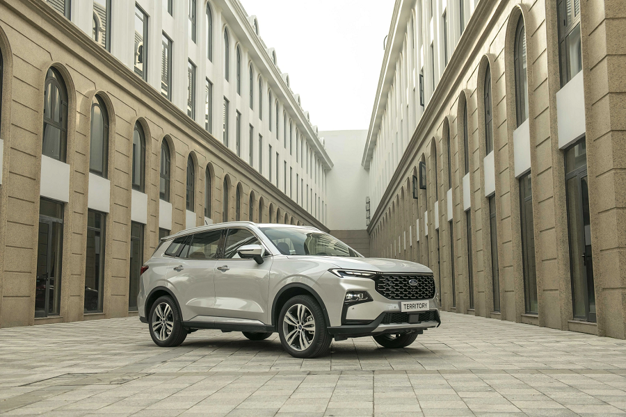 Showroom xe Gia Định Ford