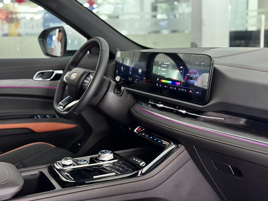 Showroom xe Gia Định Ford