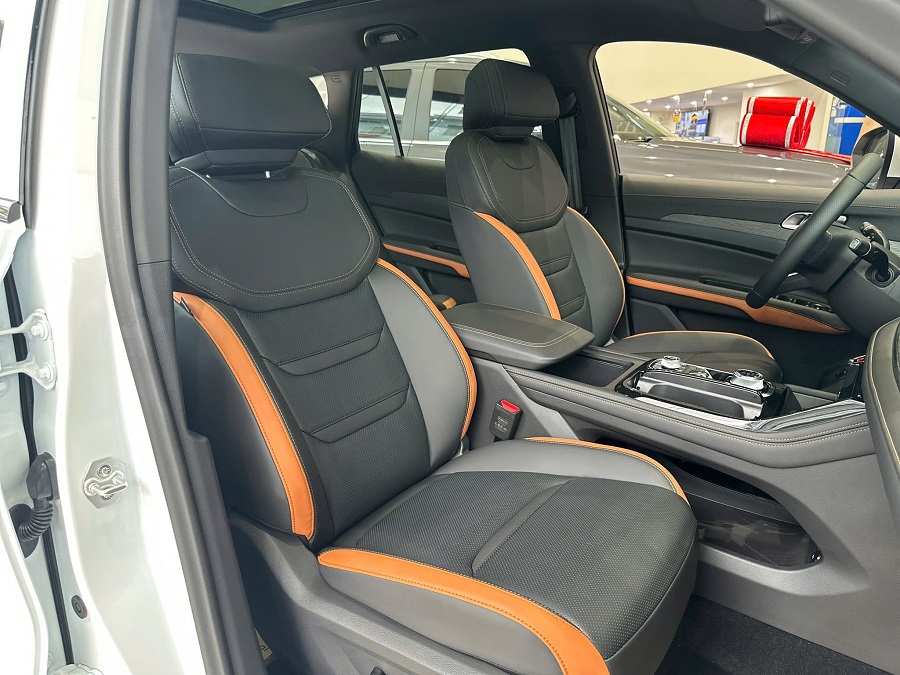 Showroom xe Gia Định Ford