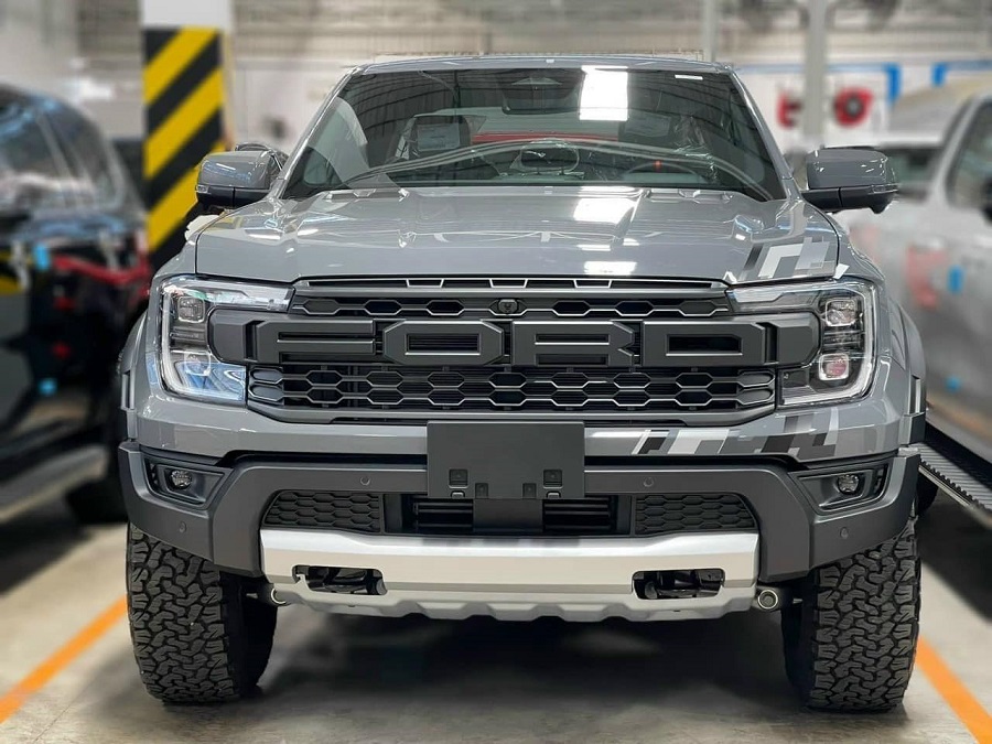 Showroom xe Gia Định Ford