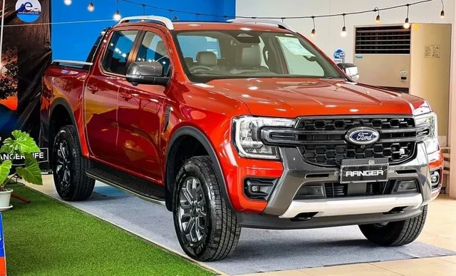 Showroom xe Gia Định Ford