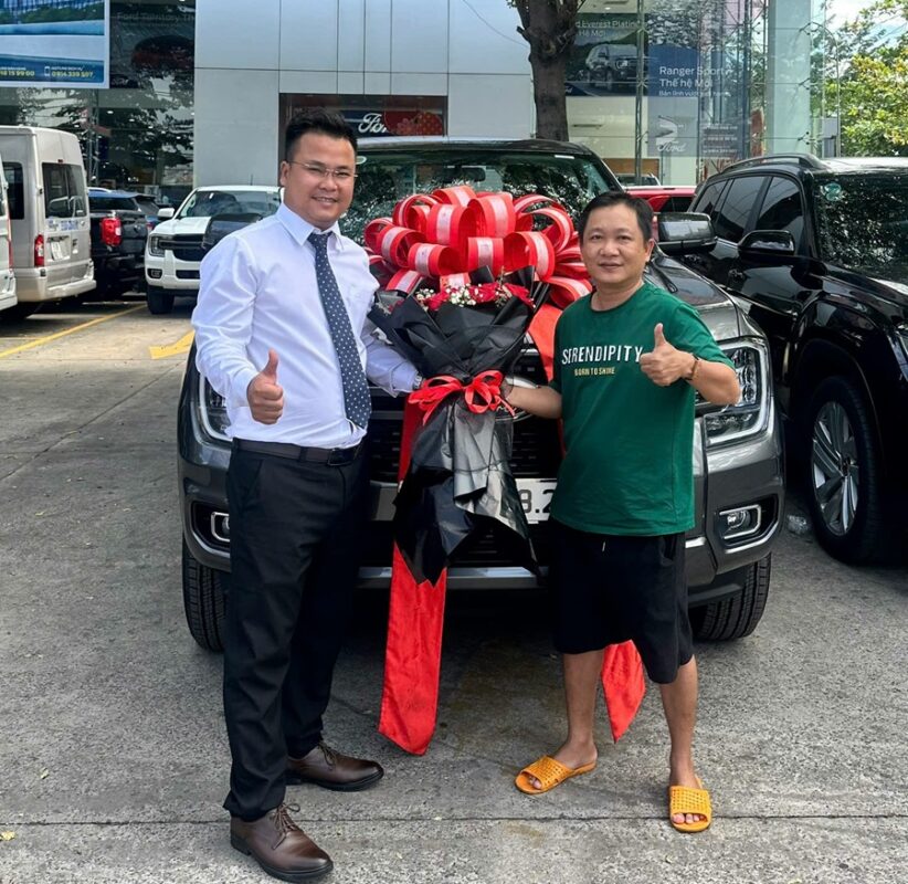 Showroom xe Gia Định Ford